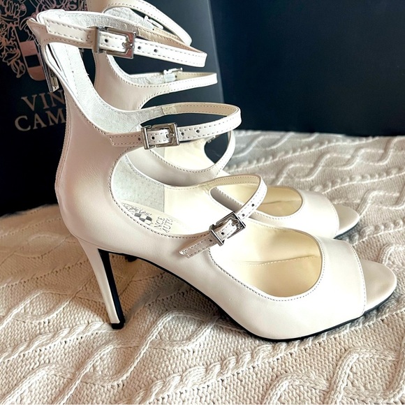 Vince Camuto Shoes - NEW! Vince Camuto Leather Coconut Cream Heels Designer Women’s Size 7.5